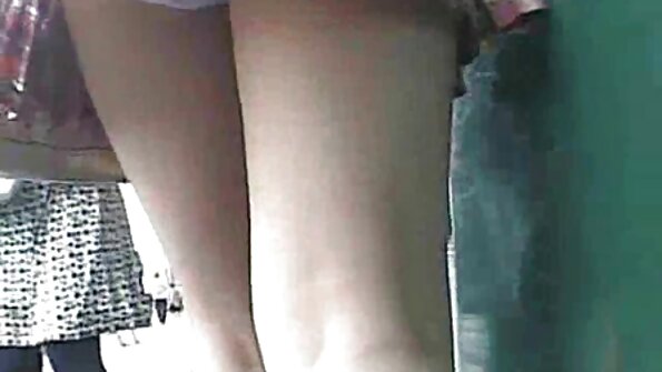 ನಂಬಲಾಗದ ಟ್ಯಾಟೂ ಹಾಕಿದ ಸ್ಲಟ್ ಕರ್ಮ ಆರ್‌ಎಕ್ಸ್ ದೊಡ್ಡ ಕೋಳಿ ಚೆಂಡುಗಳನ್ನು ಆಳವಾಗಿ ತೆಗೆದುಕೊಳ್ಳುತ್ತದೆ