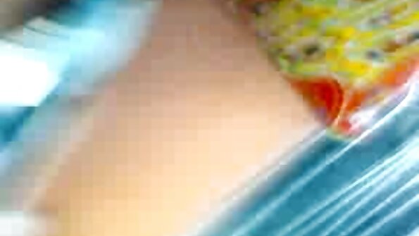 ಪ್ರಭಾವಶಾಲಿ ರ್ಯಾಕ್ ಹೊಂದಿರುವ ಸ್ನಾನ ವಿಷಯವು ಸೋಫಾದಲ್ಲಿ ಫಕಿಂಗ್ ಆಗಿದೆ
